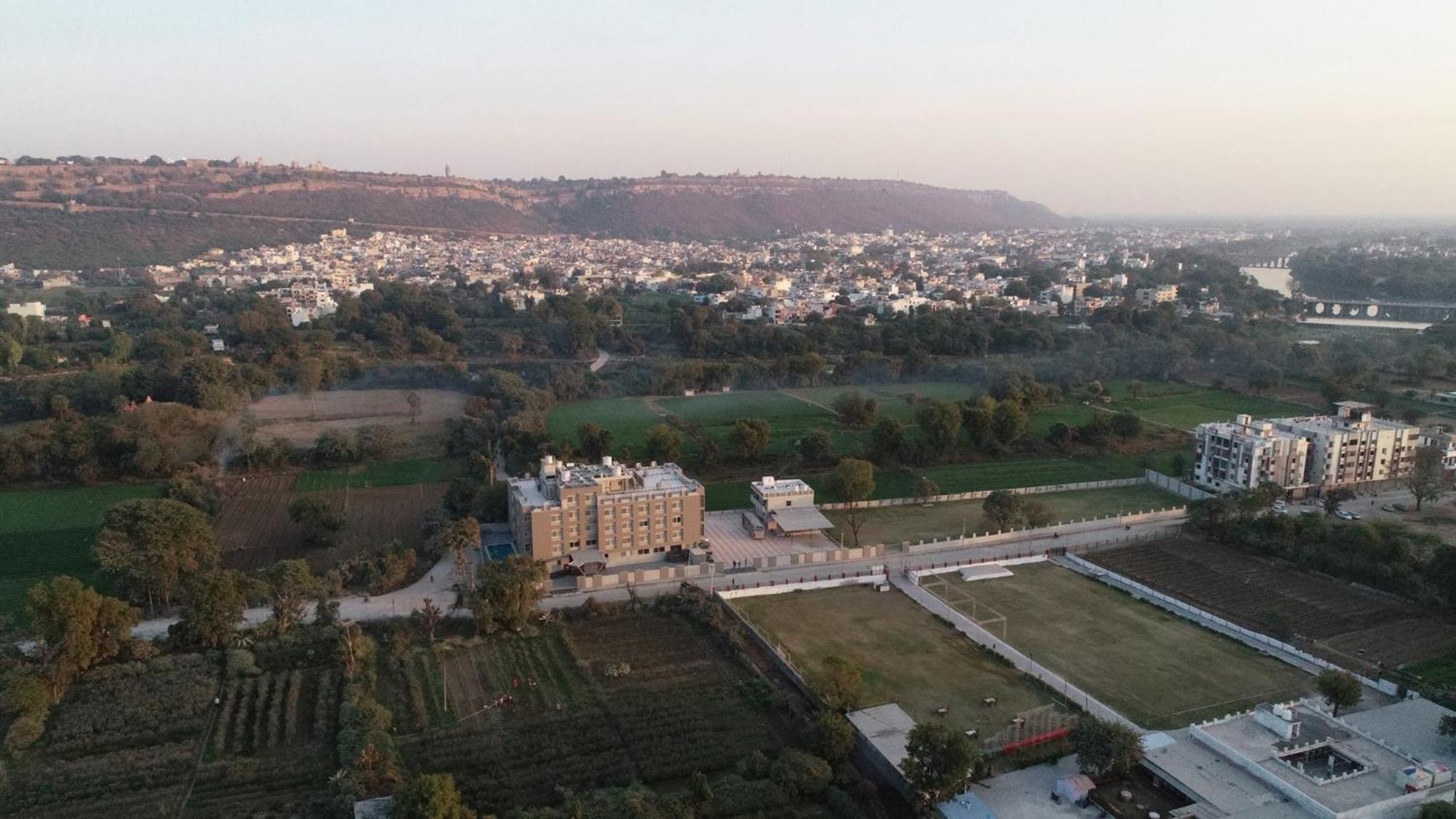 Kukda Resort Chittorgarh Extérieur photo